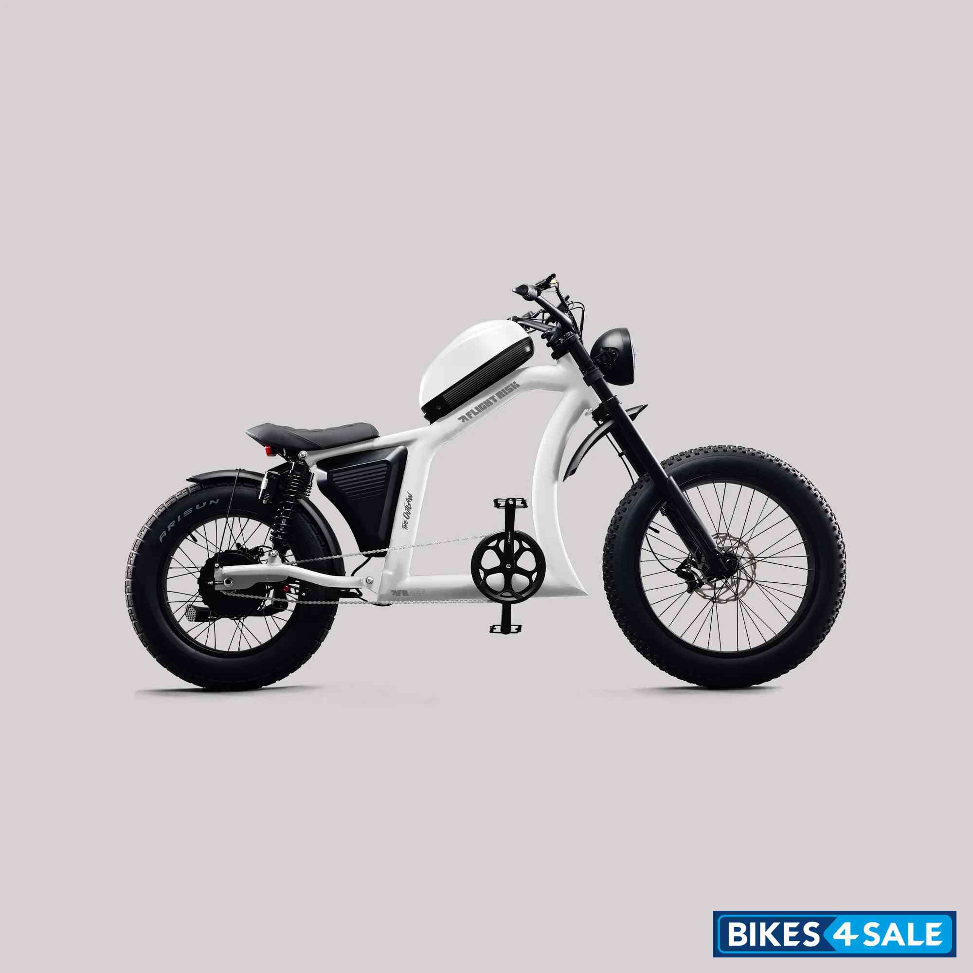 Flight Risk FR666 White