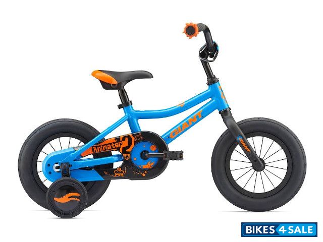 Giant Animator C/B 12 2019