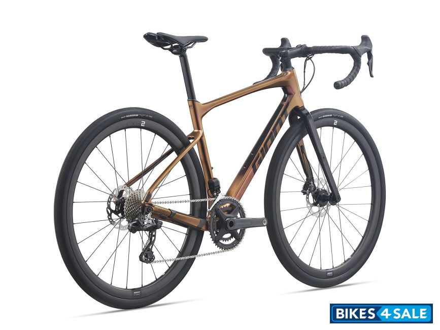 Giant Revolt Advanced Pro 1 2021