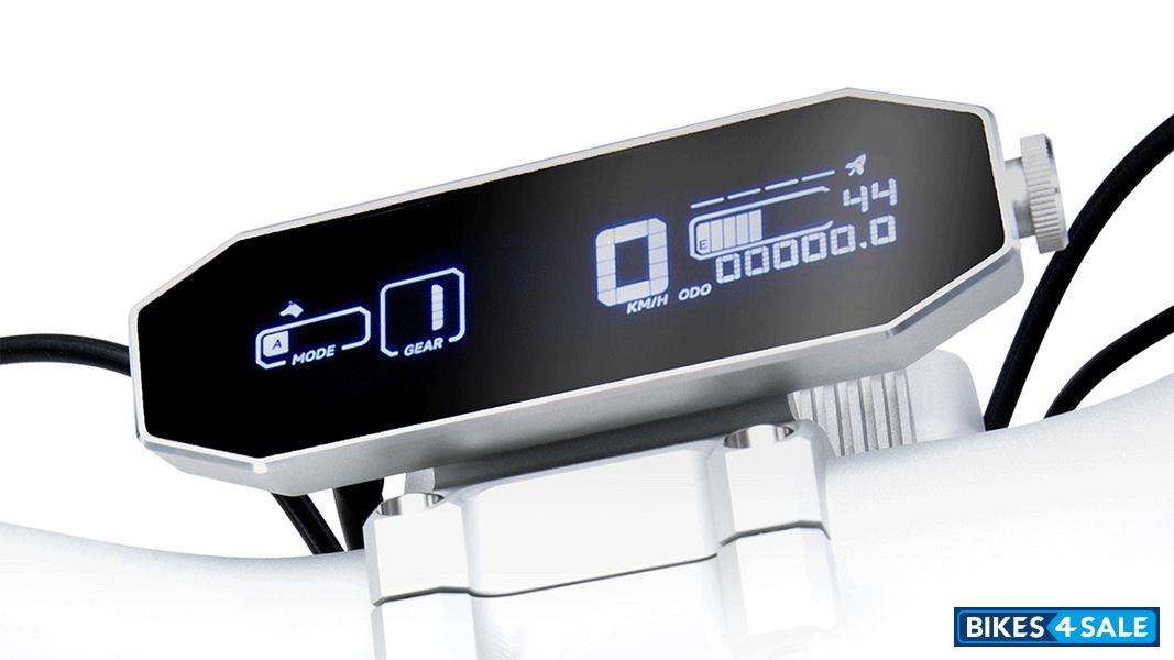 Gowow Alpha LCD Display