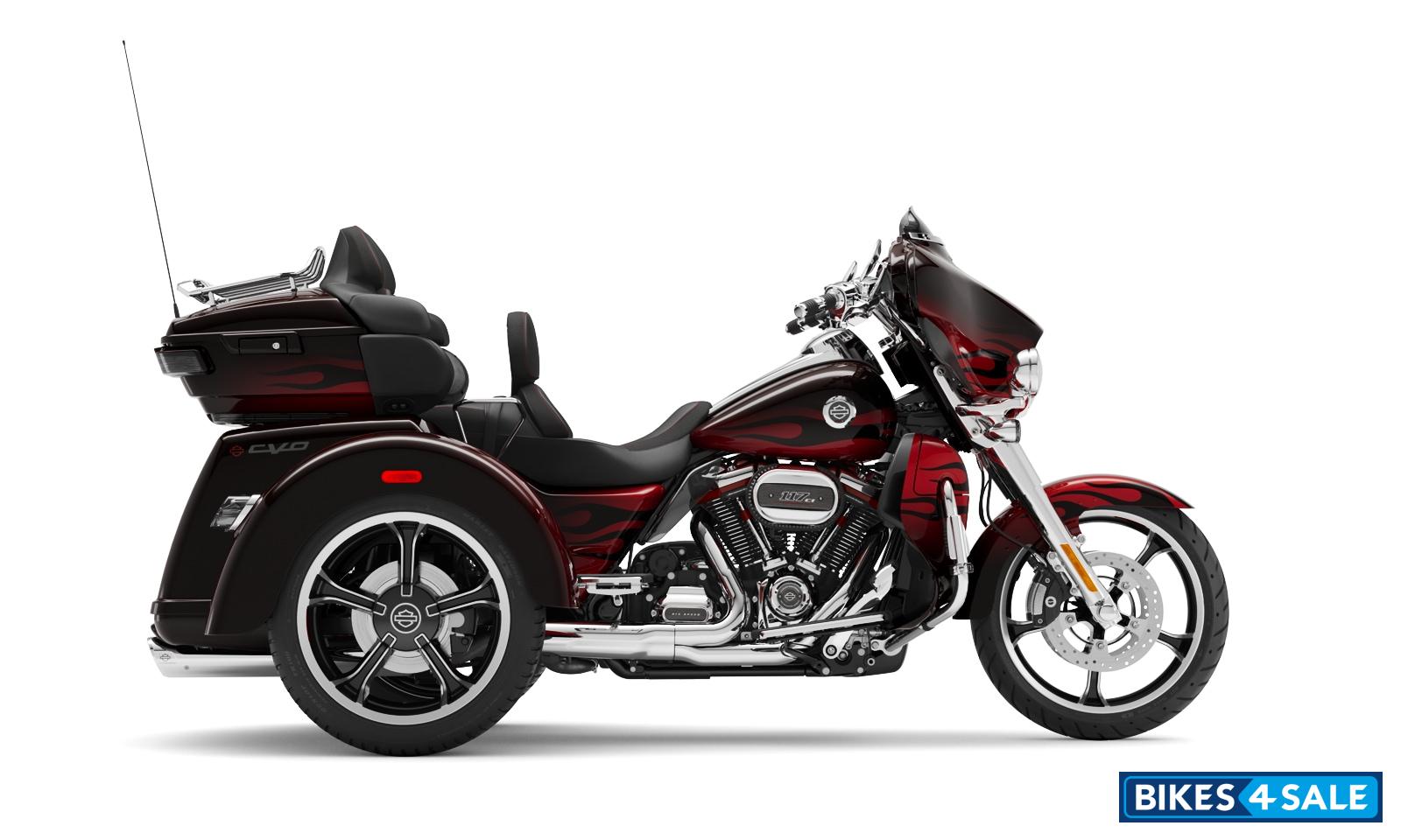 Harley Davidson 2022 CVO Tri Glide - Dante's Red fade