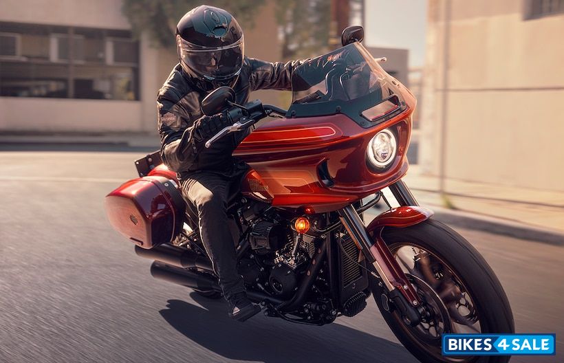 Harley Davidson 2022 Low Rider EI Diablo EI Diablo Bright Red and EI Diablo Dark Red Metallic Fade