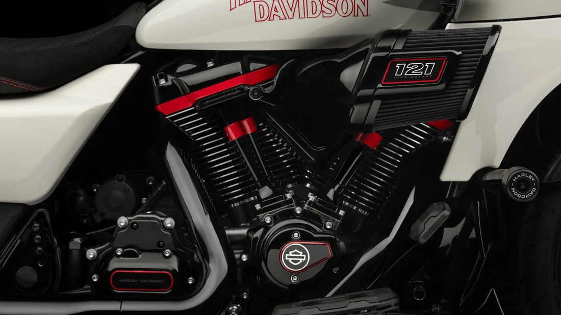 Harley Davidson 2024 CVO Road Glide ST - Milwaukee-Eight VVT 121 engine