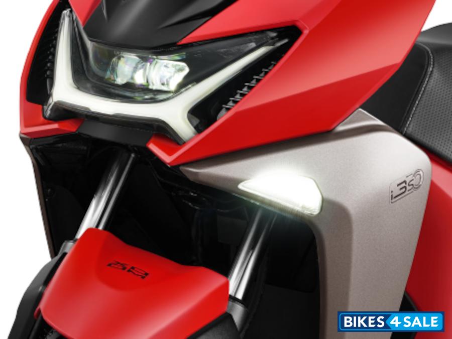 Hero Xoom 110 ZX 1st in Segment- Hero Intelligent Corner Lights