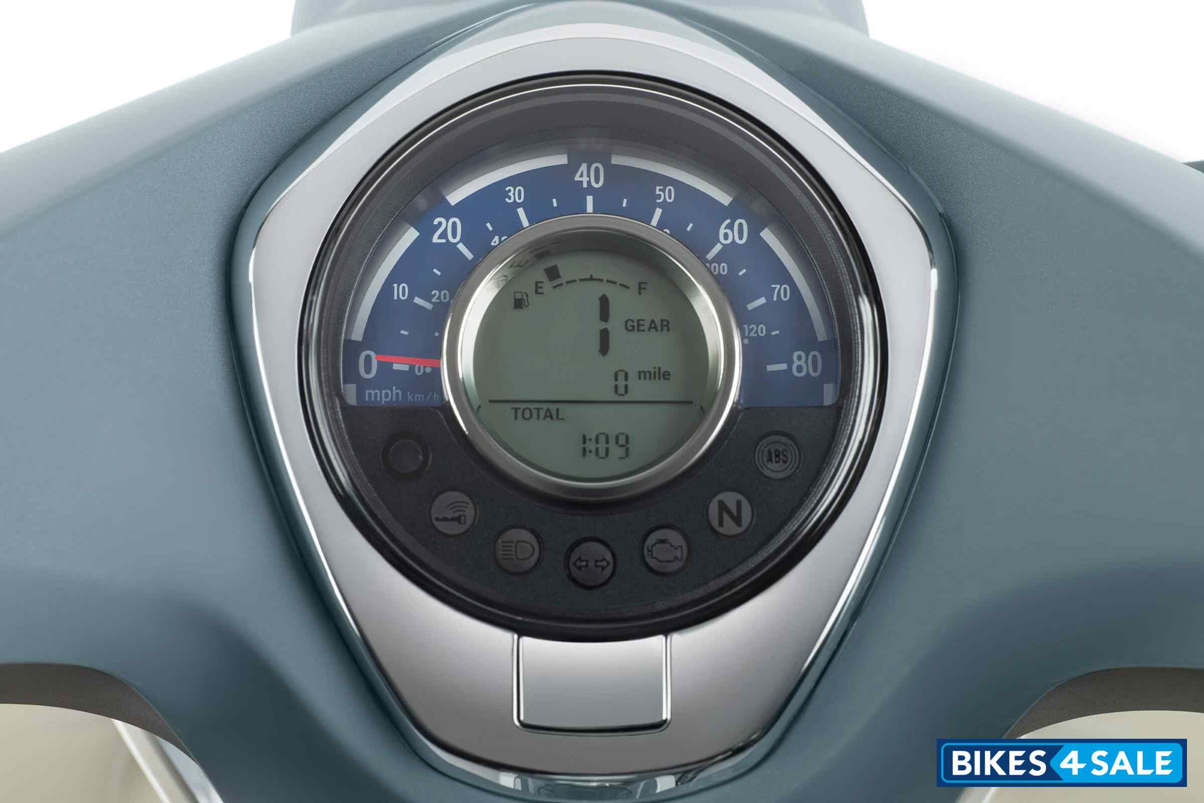 Honda 2024 Super Cub C125 ABS Retro Digital Instrument