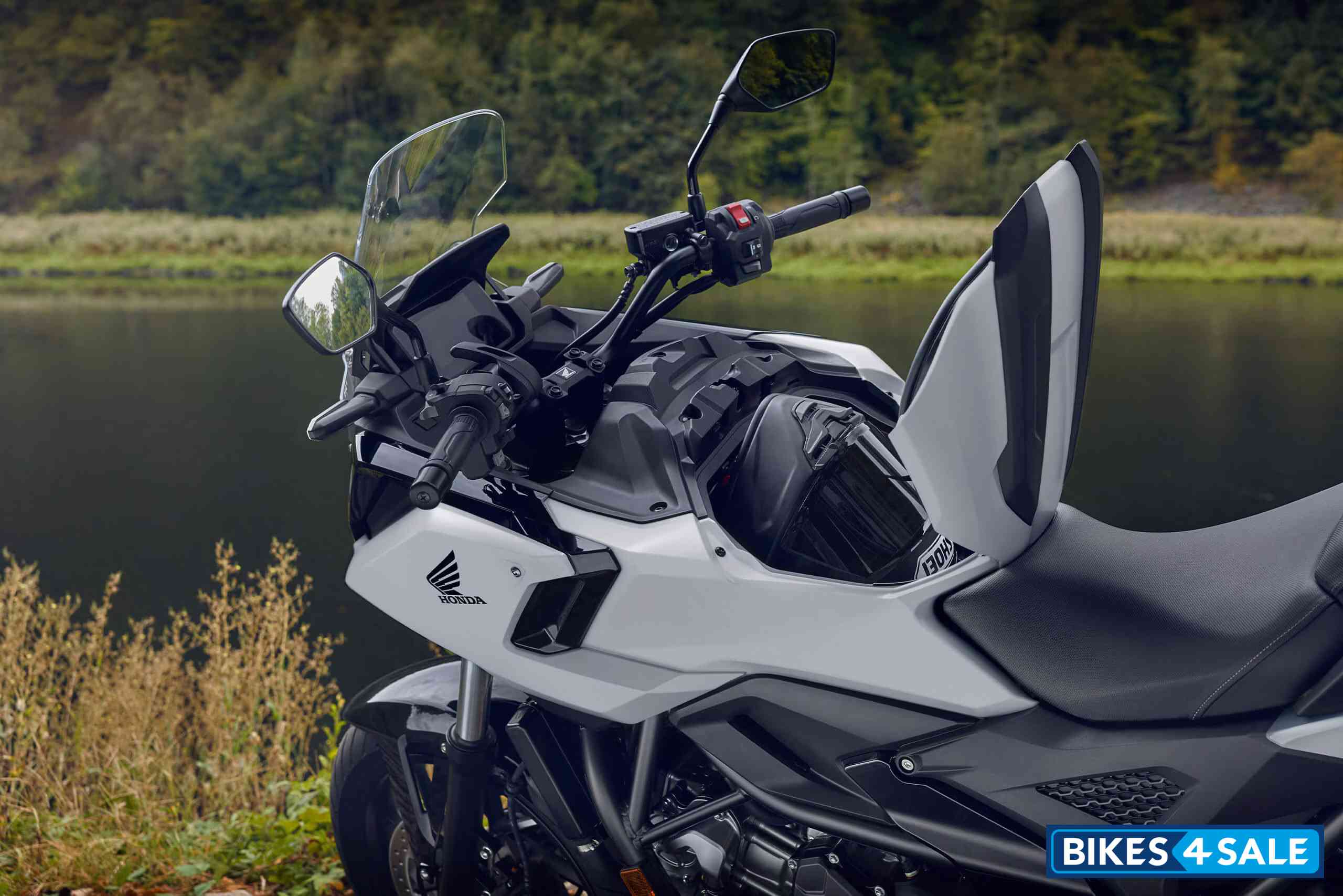 Honda NC750X DCT 2026 Integrated Storage