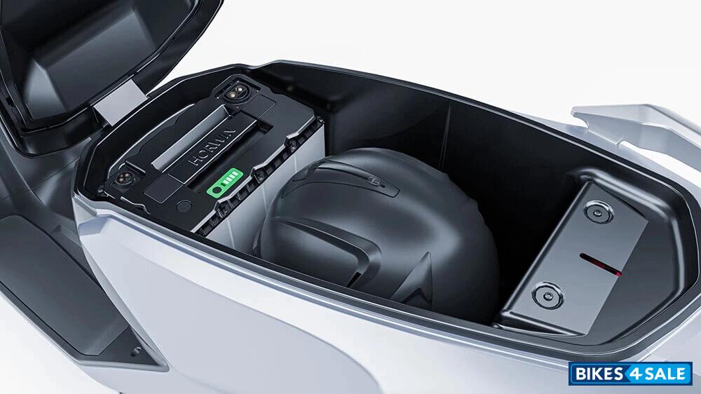 HORWIN SK1 Large-capacity seat bucket space