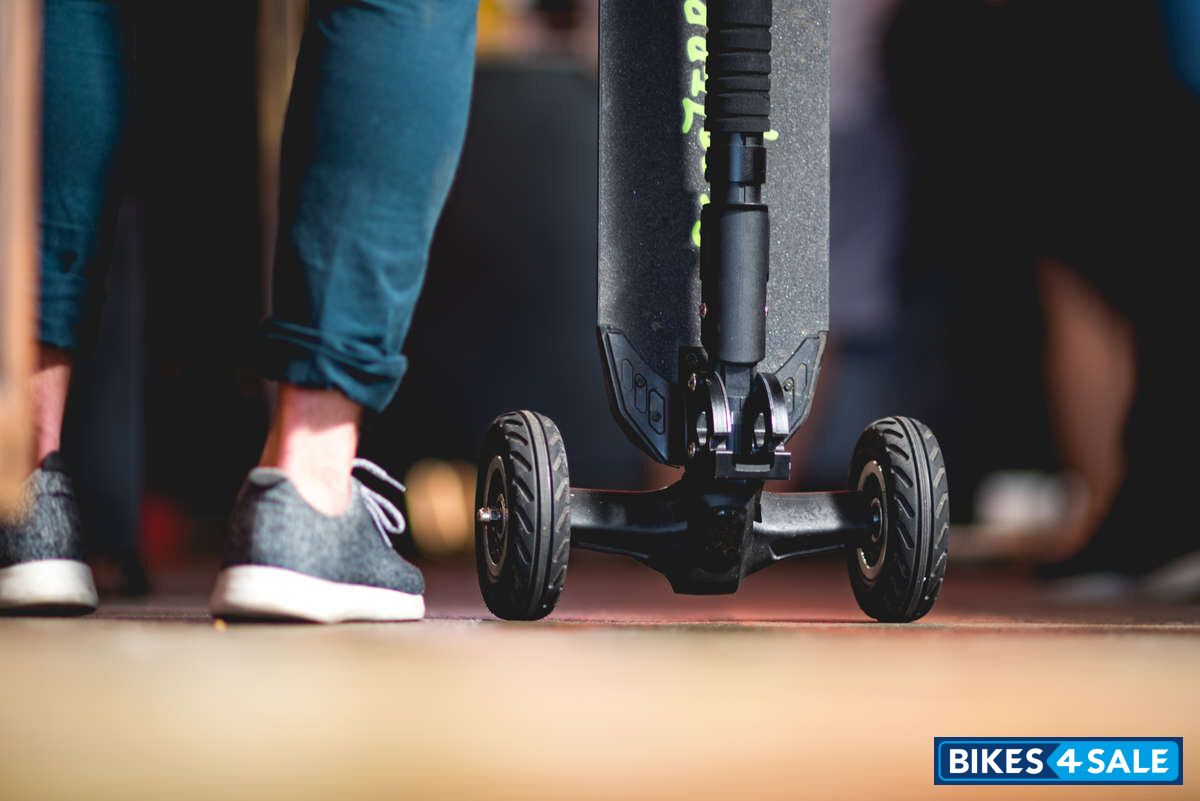 InMotion Scooterboard Electric Scooter