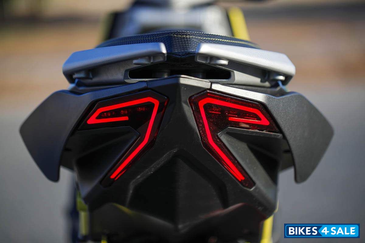 Italjet Dragster 300 LED taillights