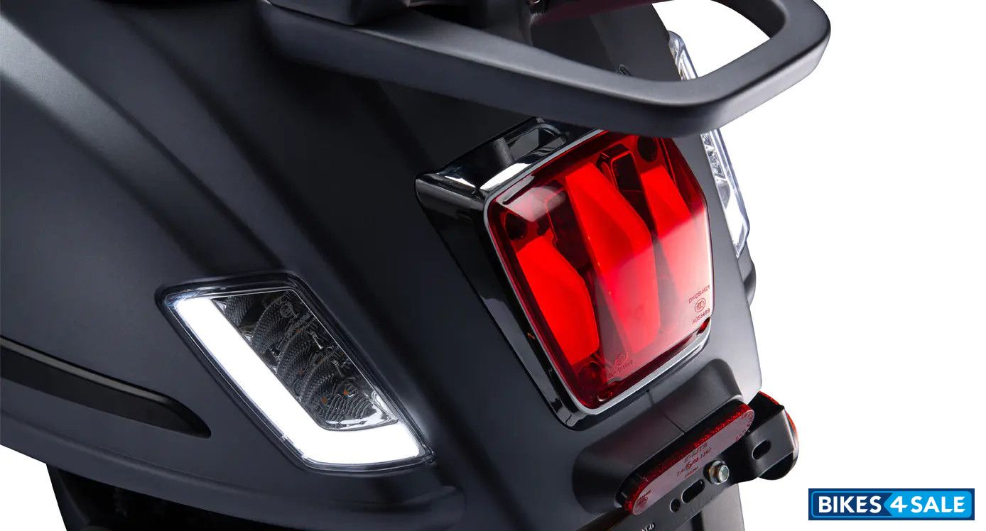 Juneng Bravo S 125 LED Taillights
