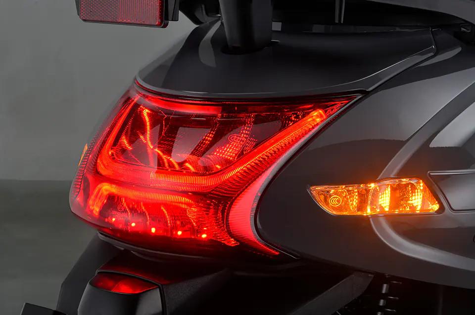 Juneng Cappucino S 3500W LED Brake Light