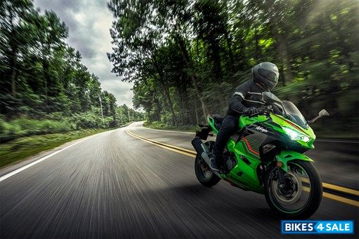 Kawasaki 2023 Ninja 400 KRT Edition LIME GREEN/EBONY