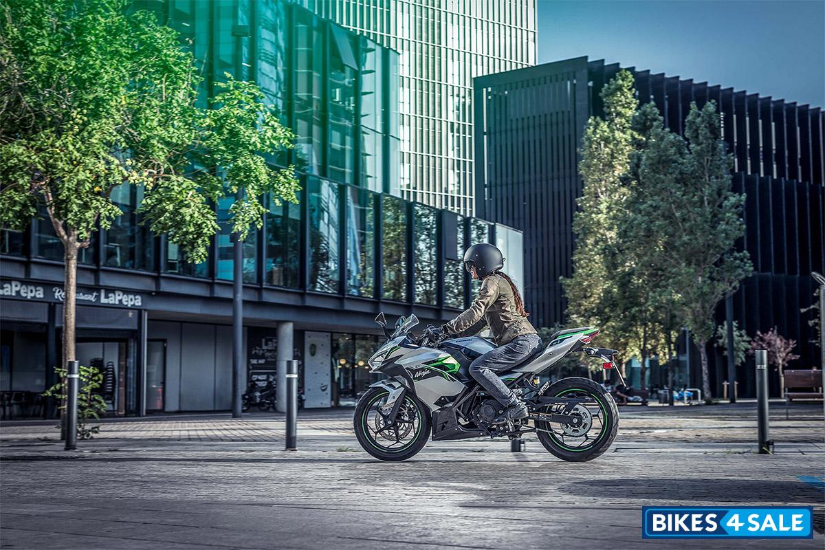 Kawasaki 2024 Ninja e-1 ABS