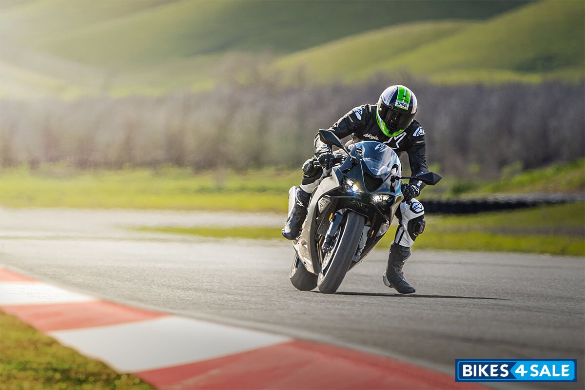 Kawasaki 2024 Ninja ZX-6R