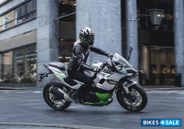 Kawasaki Ninja 7 Hybrid