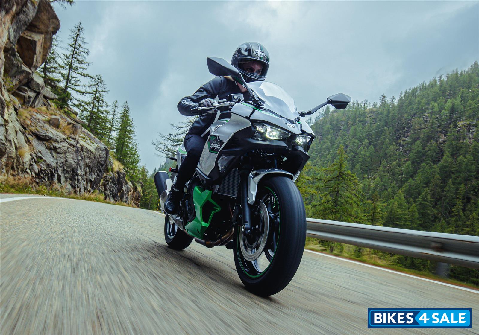 Kawasaki Ninja 7 Hybrid