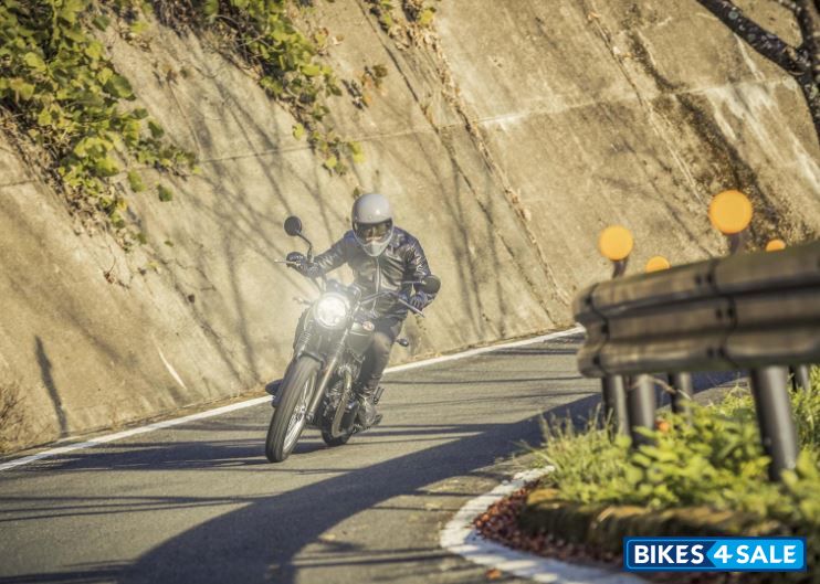 Kawasaki W800 Street