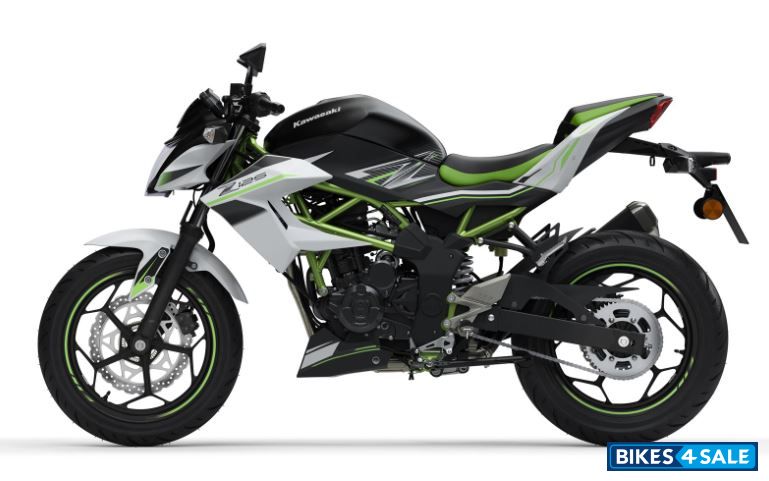 Kawasaki Z125 Metallic Flat Spark Black / Pearl Flat Stardust White