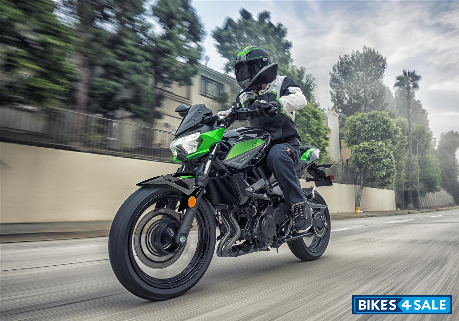 Kawasaki Z400 2023 Candy Lime Green / Metallic Spark Black