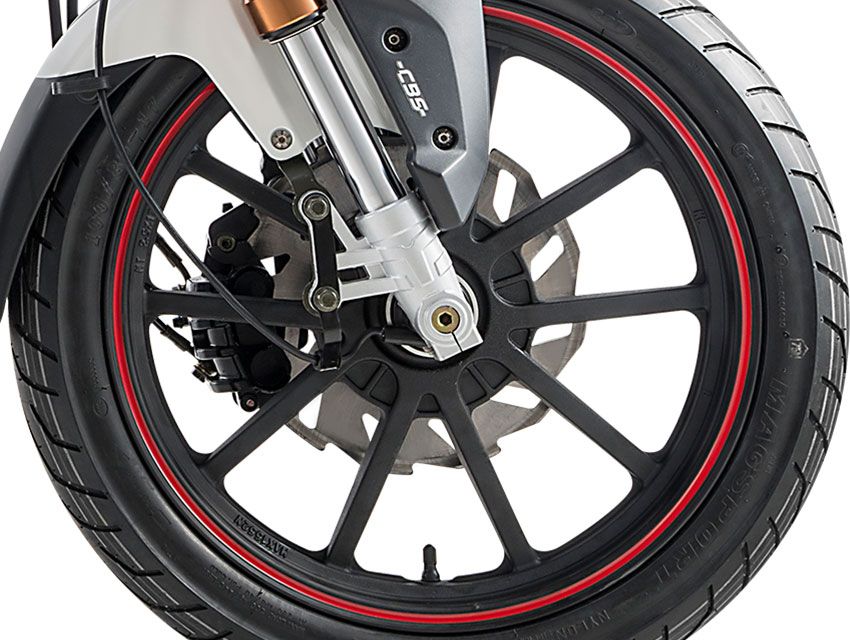 Keeway RKV 125 E4 17-inch light-alloy wheels