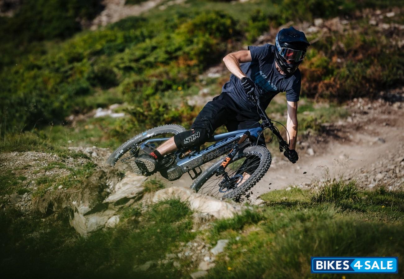 Kellys Theos I50 Dark 29/27.5 630WH