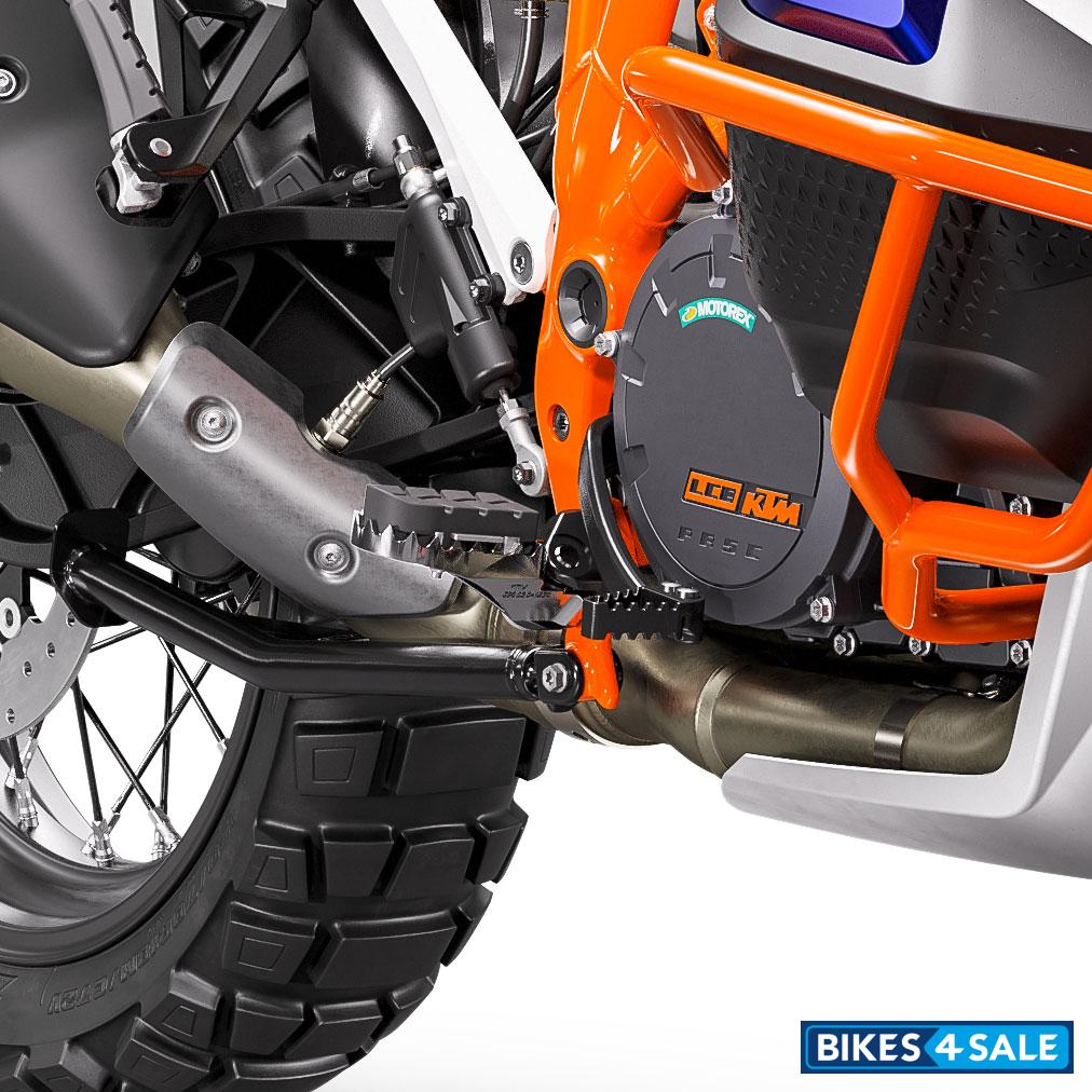KTM 1290 Super Adventure R 2024 Footpegs