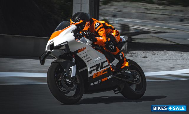 KTM 2024 RC 8C