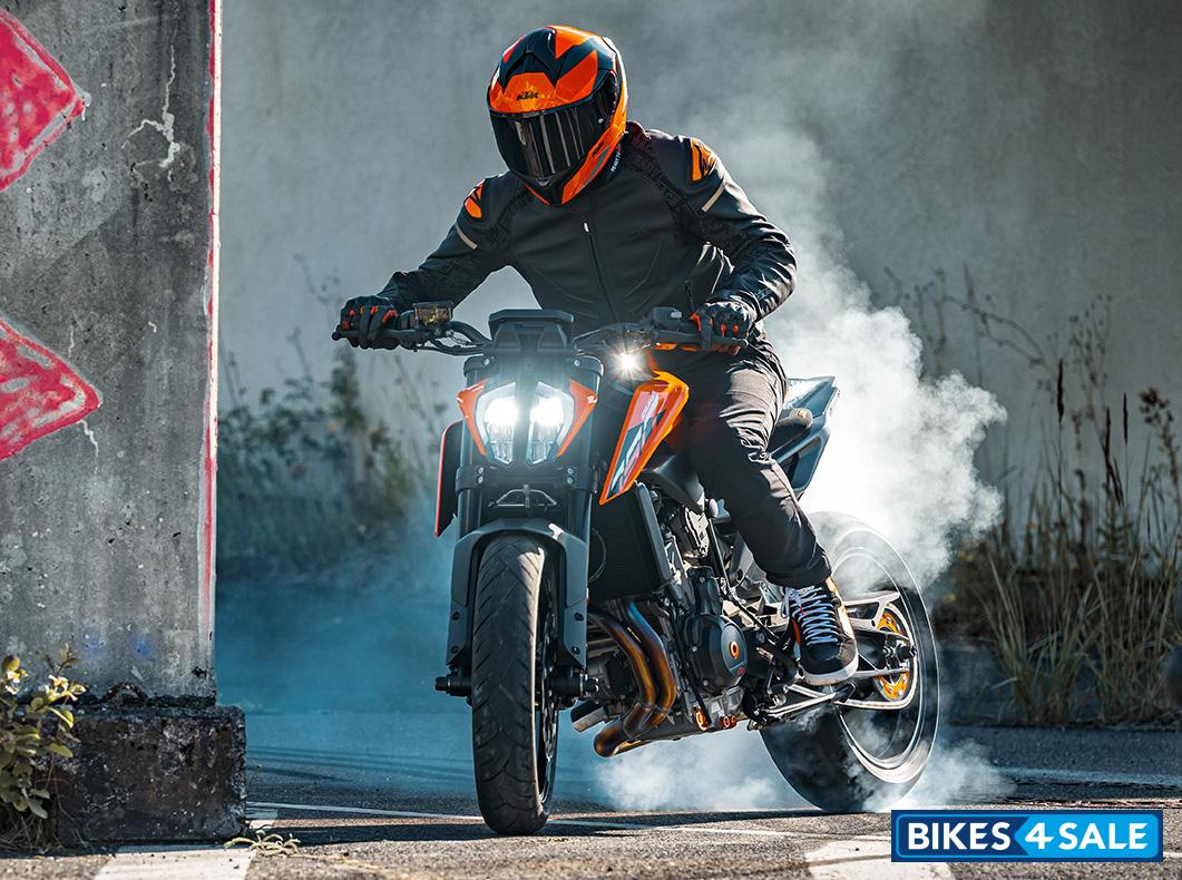 KTM 790 Duke 2024