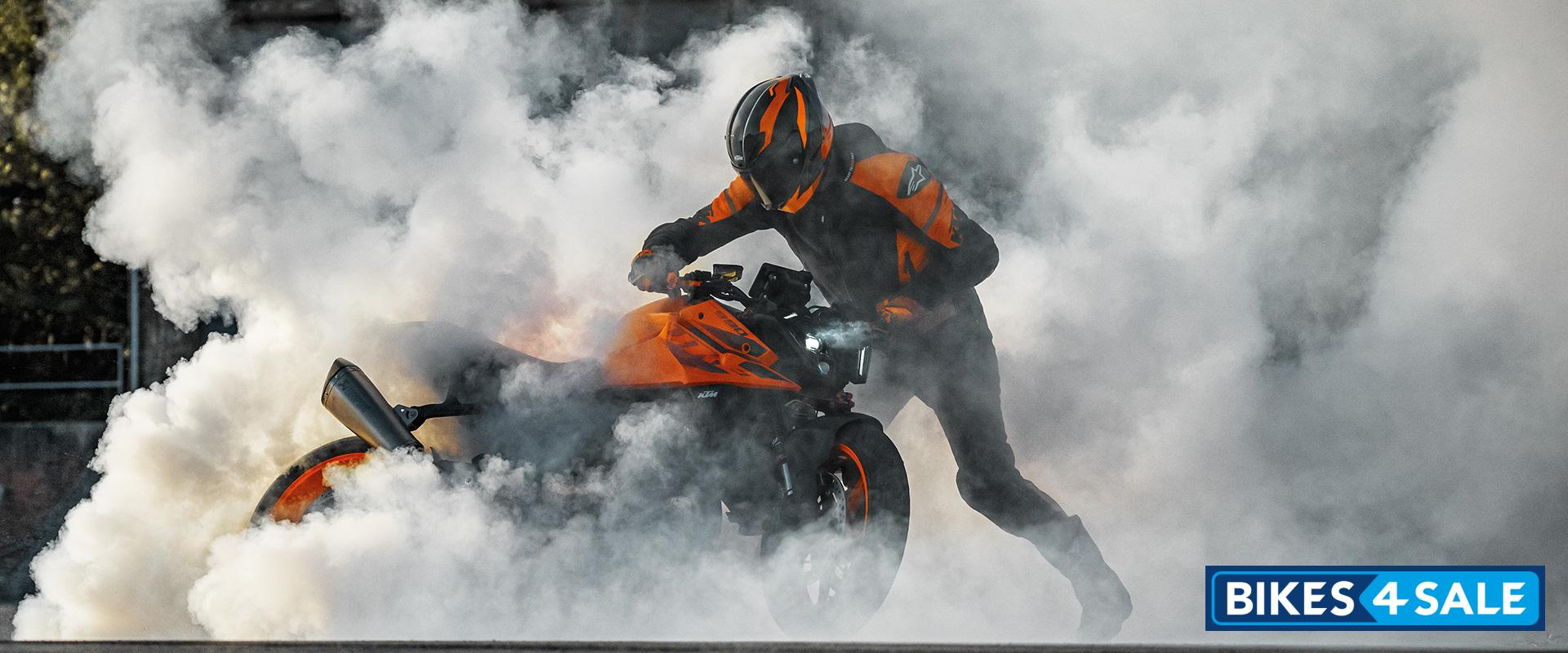 KTM 990 Duke 2024