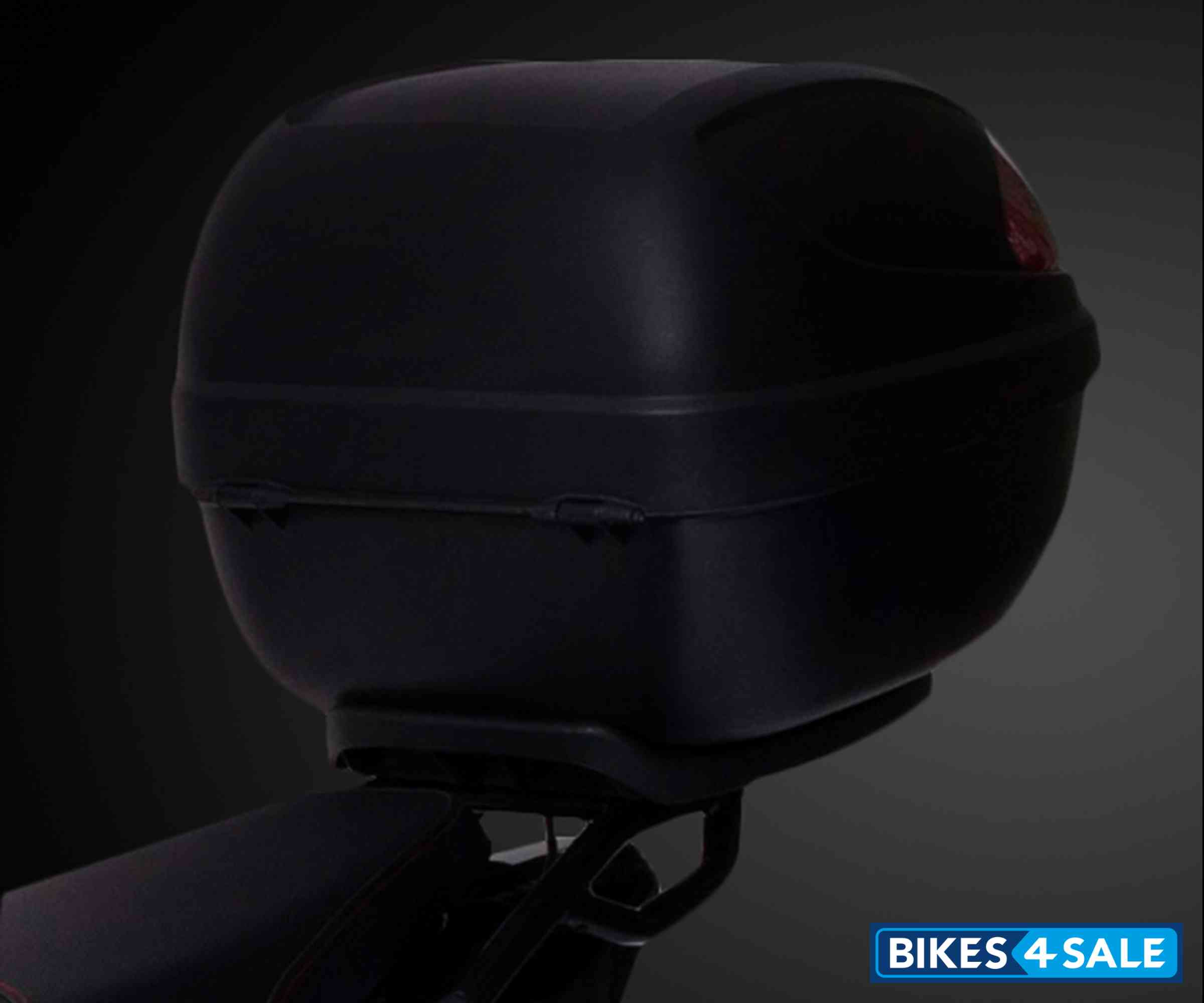 KYMCO Visa R 110 Alloy Built-in Top Carrier