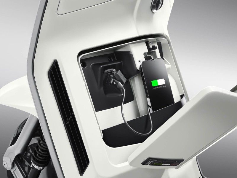 Lambretta G350 2023 USB Charger