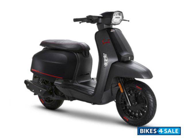 Lambretta V125 Special Pirelli Edition