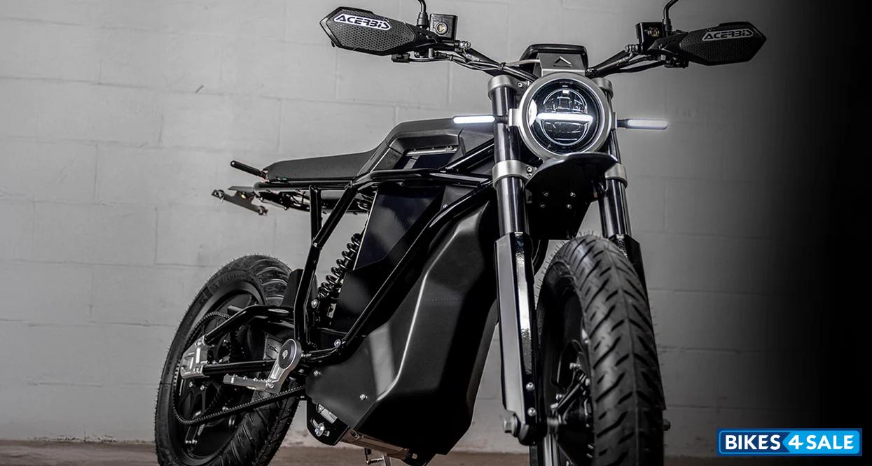 LAND Moto Street Moto