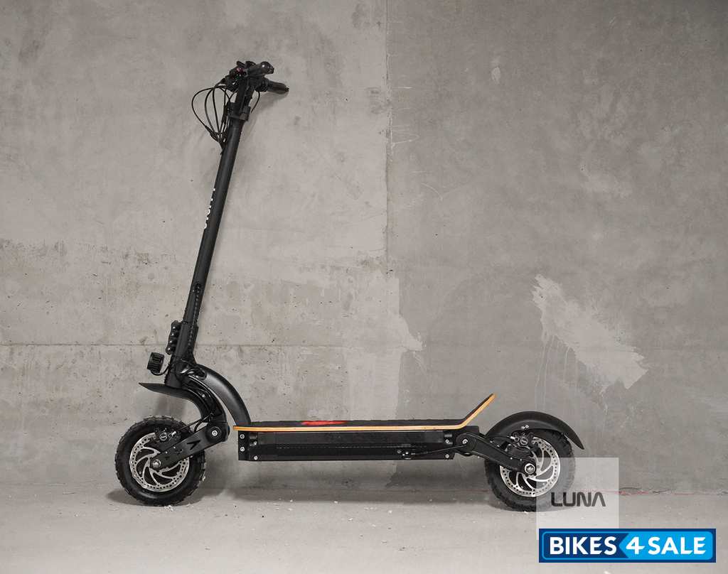 Luna Apocalypse V3 Scooter