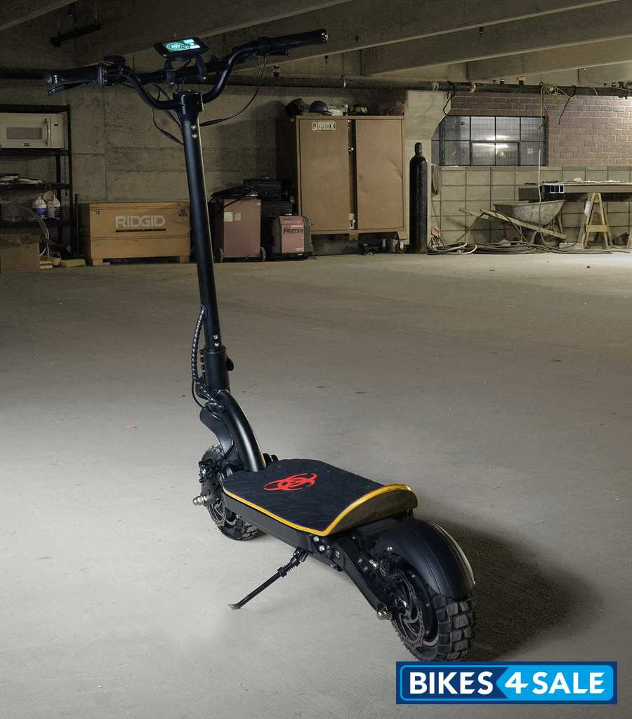Luna Apocalypse V3 Scooter