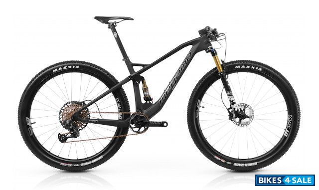 megamo Track AXS 01 (21)