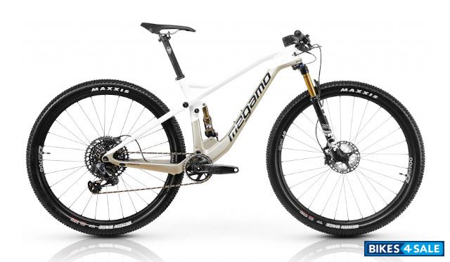 megamo Track AXS Race (21)