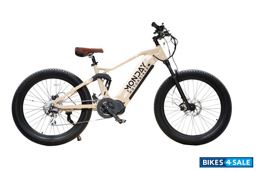 Monday Motorbikes Antero Sand