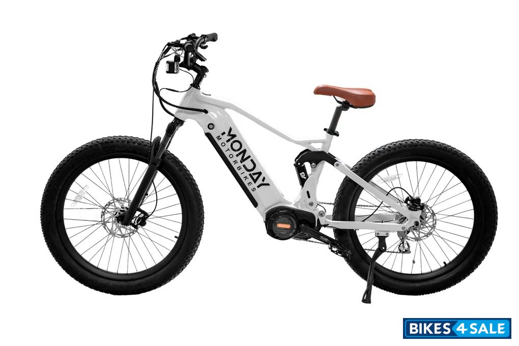 Monday Motorbikes Antero White