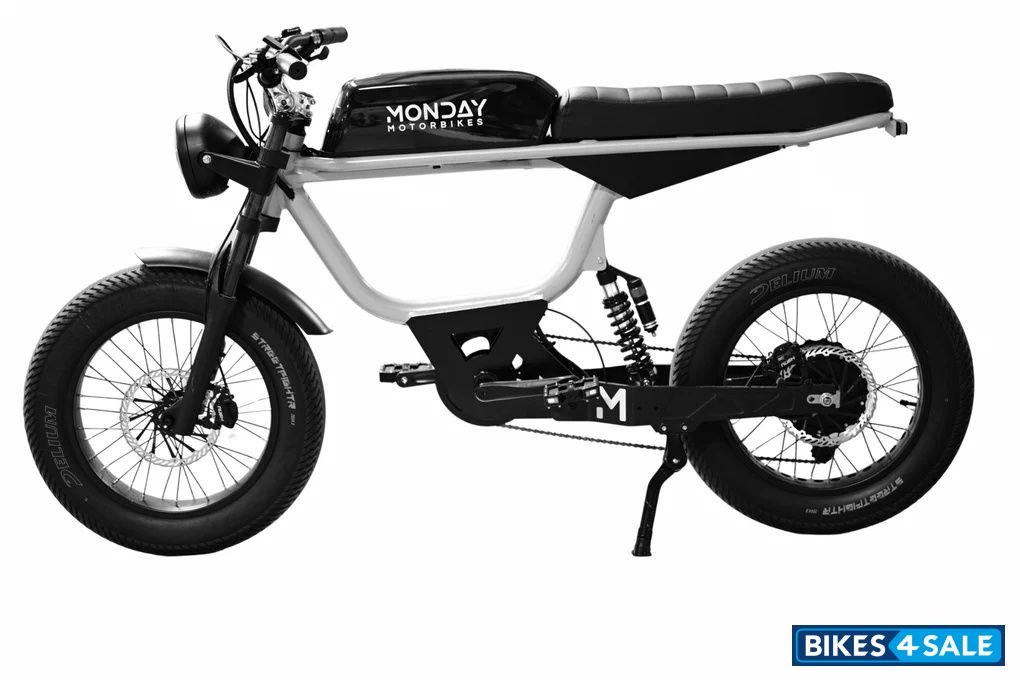 Monday Motorbikes Anza V4