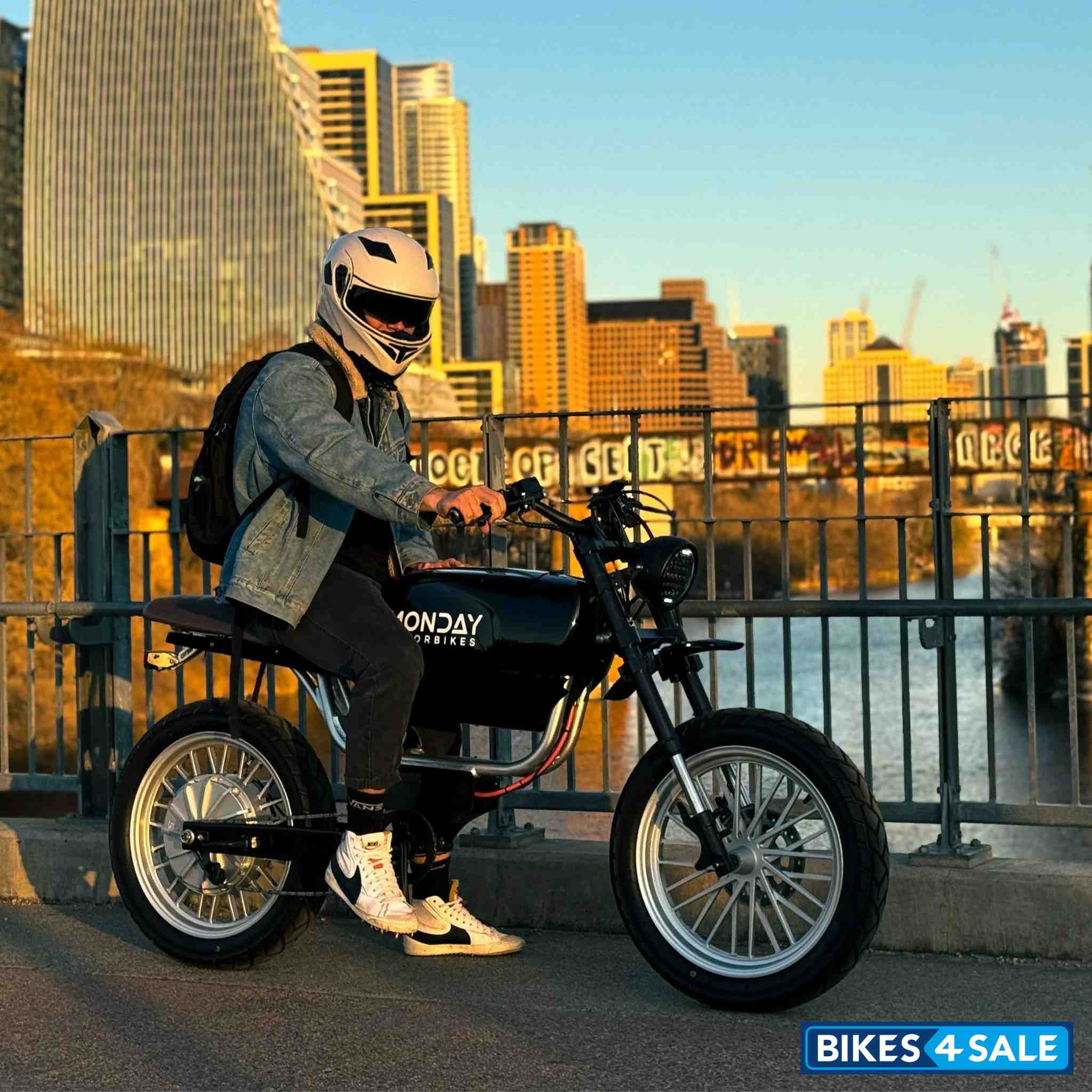 Monday Motorbikes Piezo