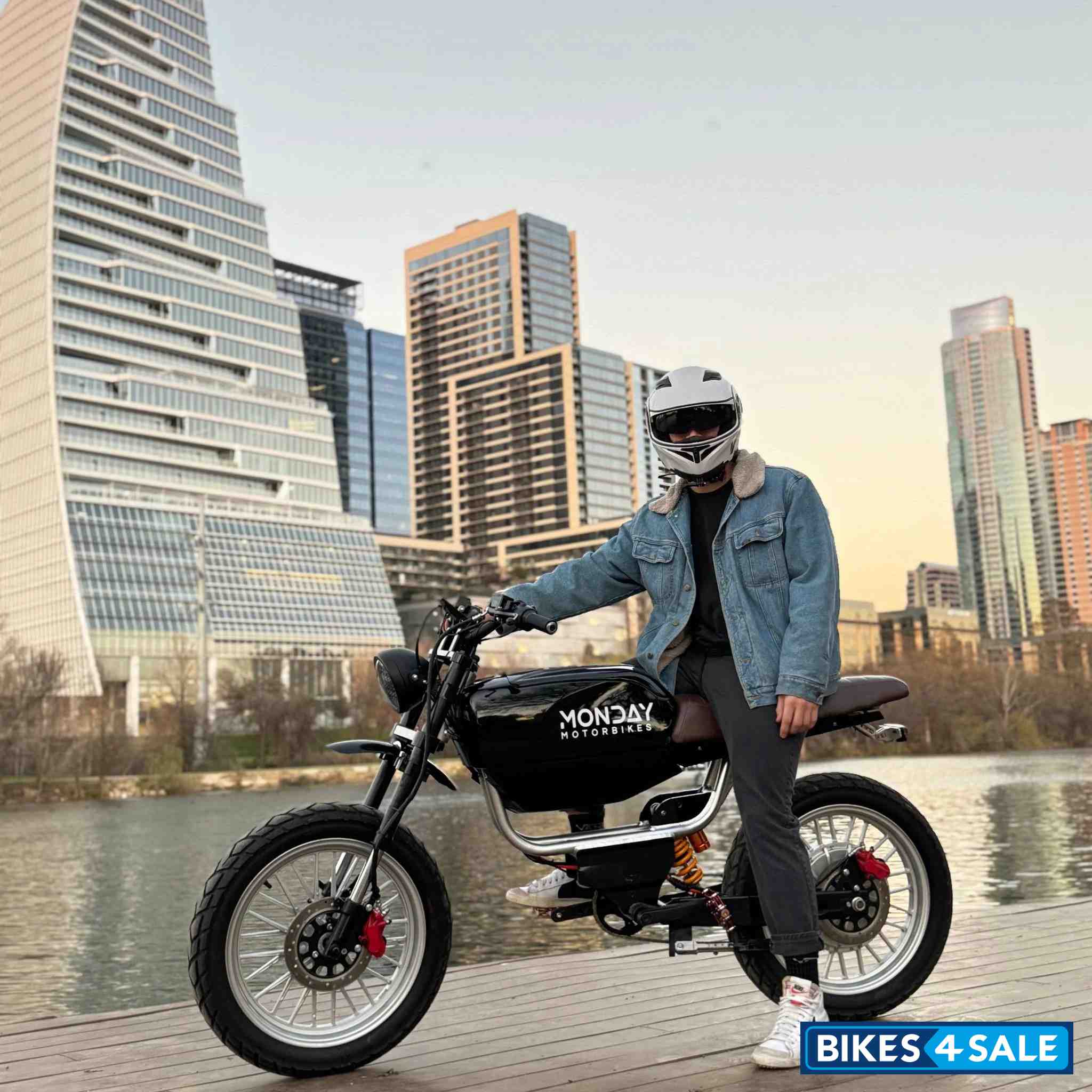 Monday Motorbikes Piezo