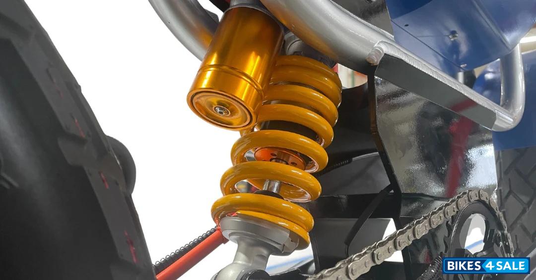 Monday Motorbikes Piezo