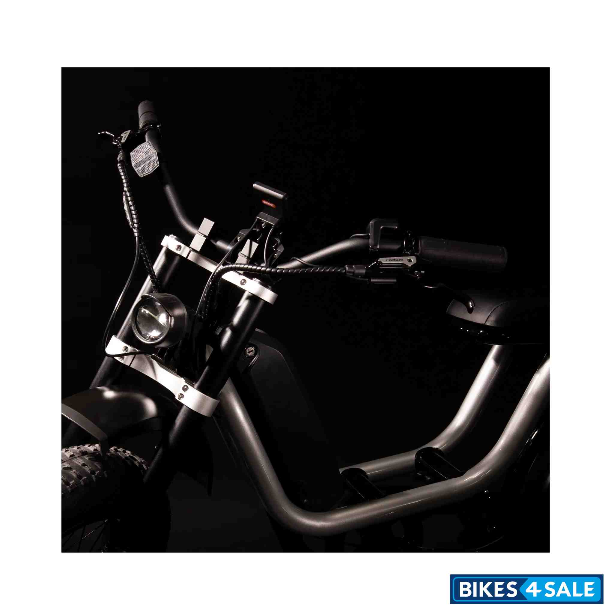 Monday Motorbikes Torrey 750S Unique Brat-Cruiser Handlebar