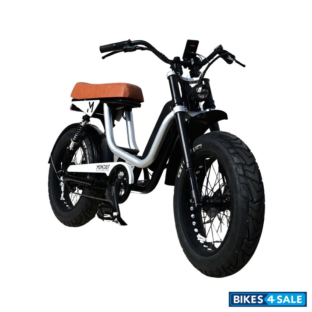 Monday Motorbikes Torrey 750S Storm Trooper White