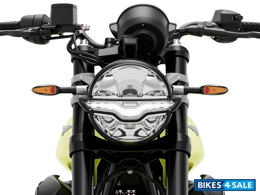 Moto Guzzi V7 Sport 850 Full LED headlight with DRL