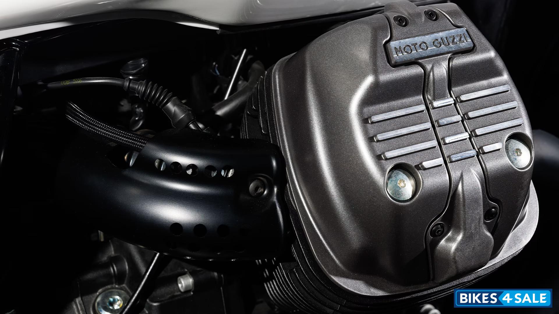 Moto Guzzi V7 Stone Ten