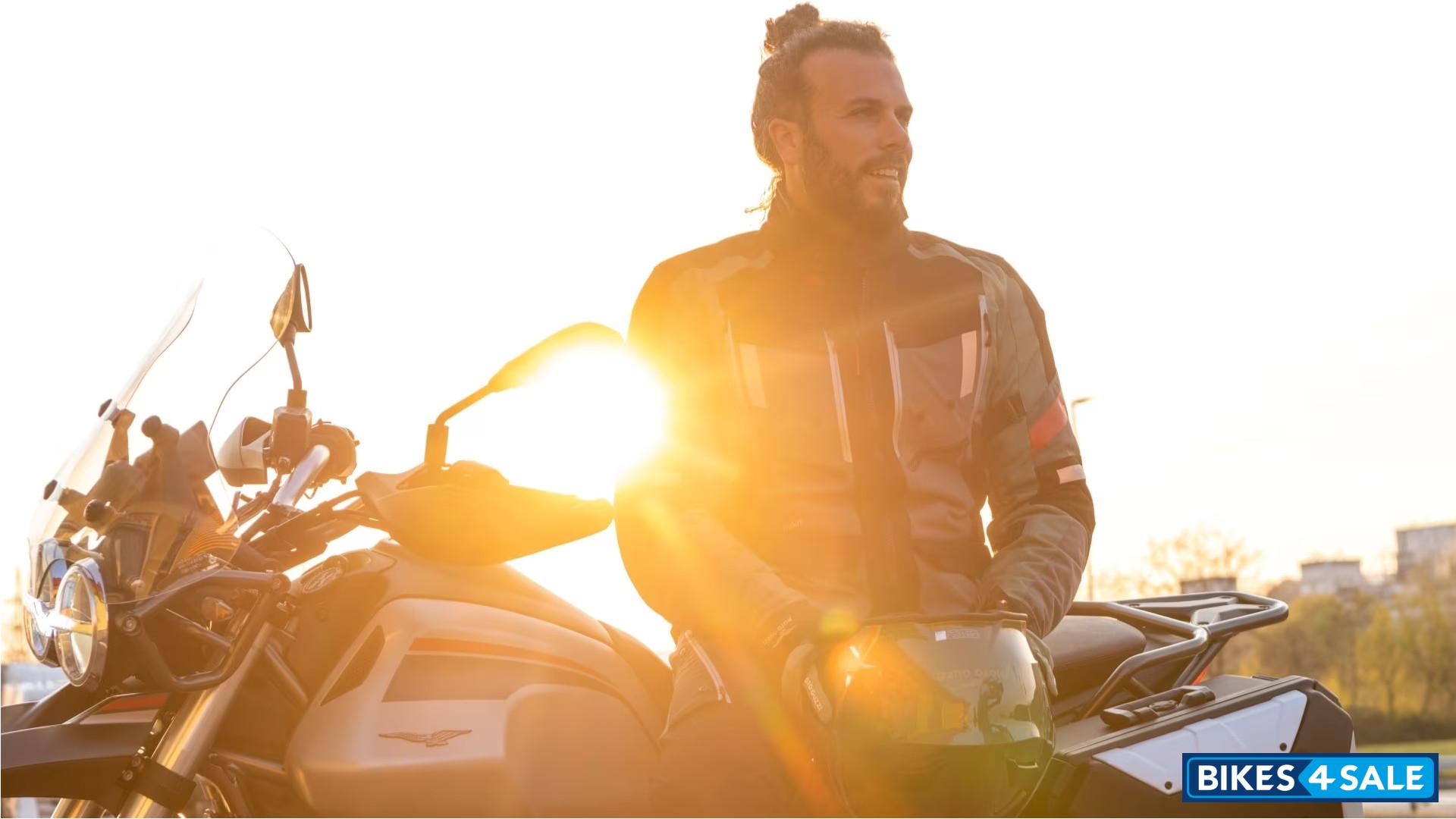 Moto Guzzi V85 TT Travel E5