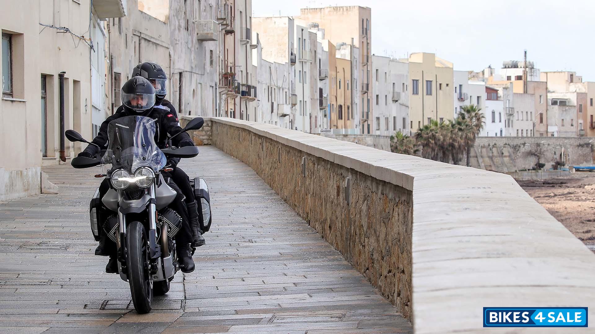 Moto Guzzi V85 TT Travel E5