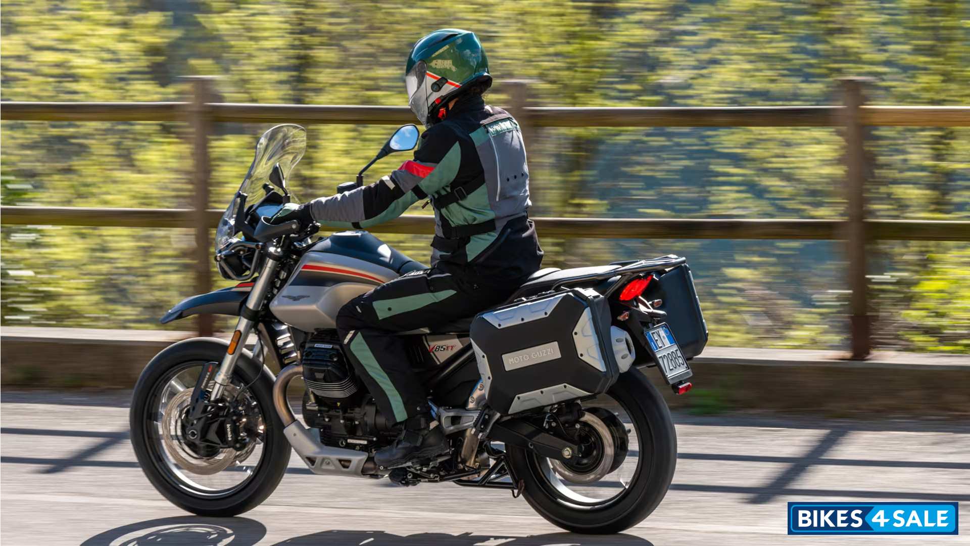 Moto Guzzi V85 TT Travel E5